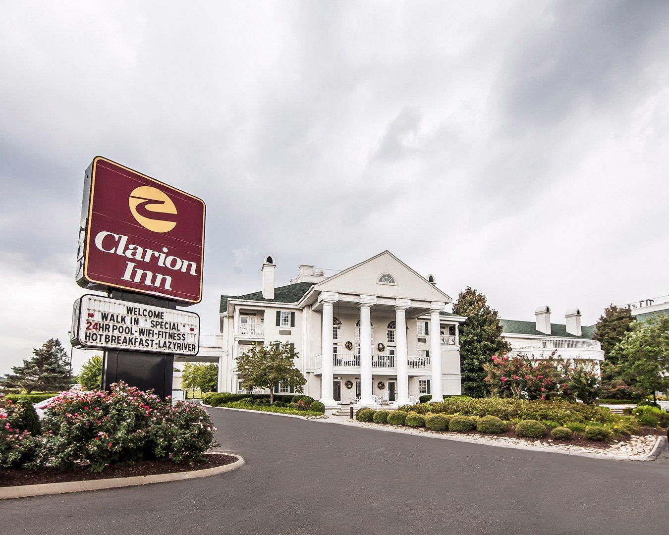 Clarion Inn Willow River Sevierville Exterior photo